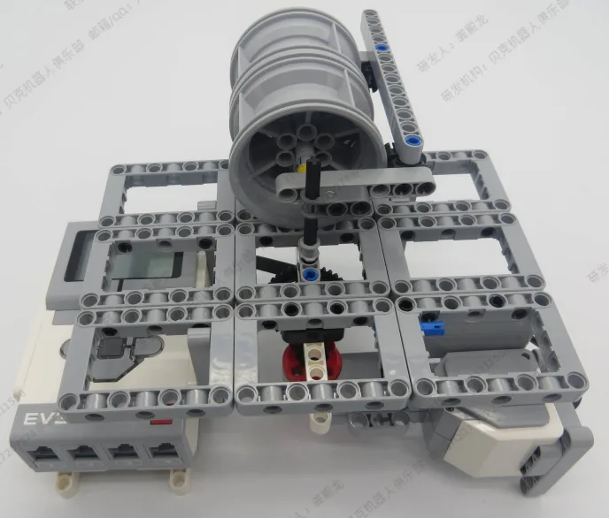 The finished Stone Grinder model, built from LEGO MINDSTORMS EV3.