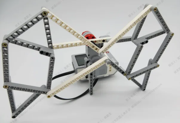 The finished Bionic movement model, built from LEGO MINDSTORMS EV3.