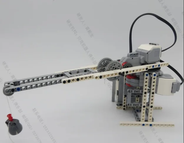 The finished Crane model, built from LEGO MINDSTORMS EV3.