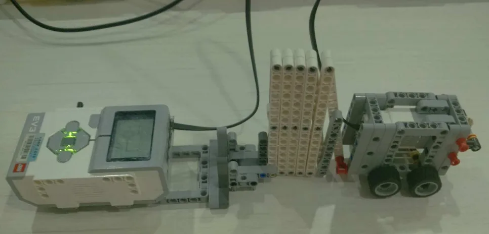 The finished Auto Folding Door model, built from LEGO MINDSTORMS EV3.