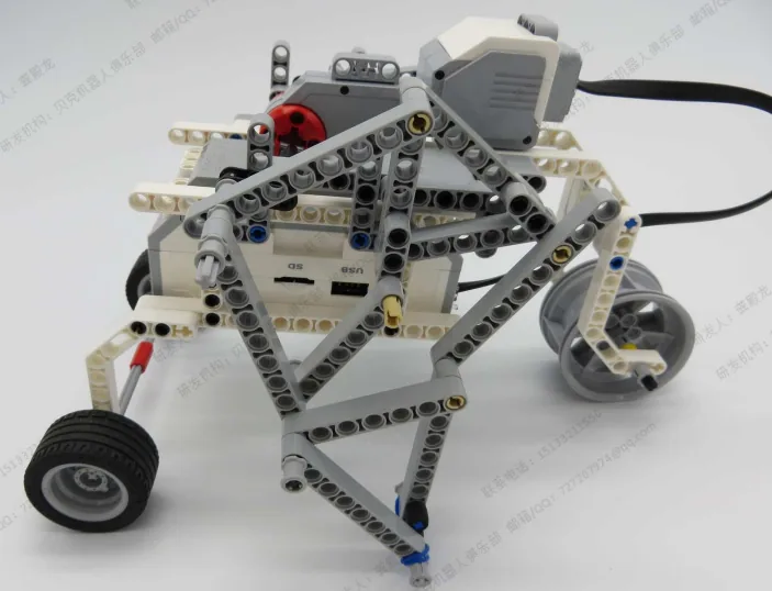 The finished Biomimetics model, built from LEGO MINDSTORMS EV3.