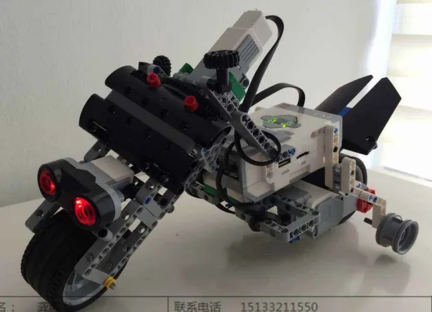 The finished Motorbike model, built from LEGO MINDSTORMS EV3.