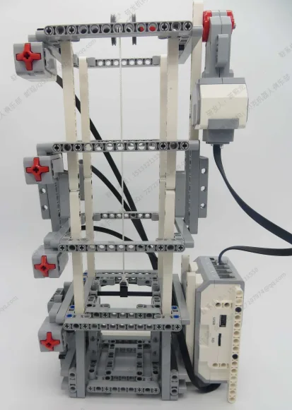 The finished Lift Simulation model, built from LEGO MINDSTORMS EV3.