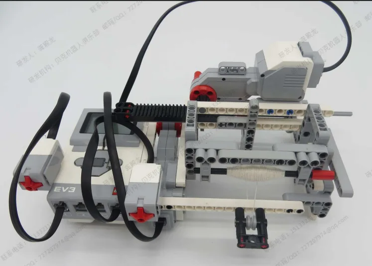 The finished Winding machine model, built from LEGO MINDSTORMS EV3.