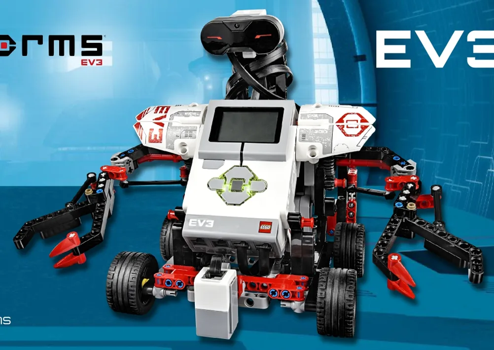 The finished EV3 MEG model, built from LEGO MINDSTORMS EV3.